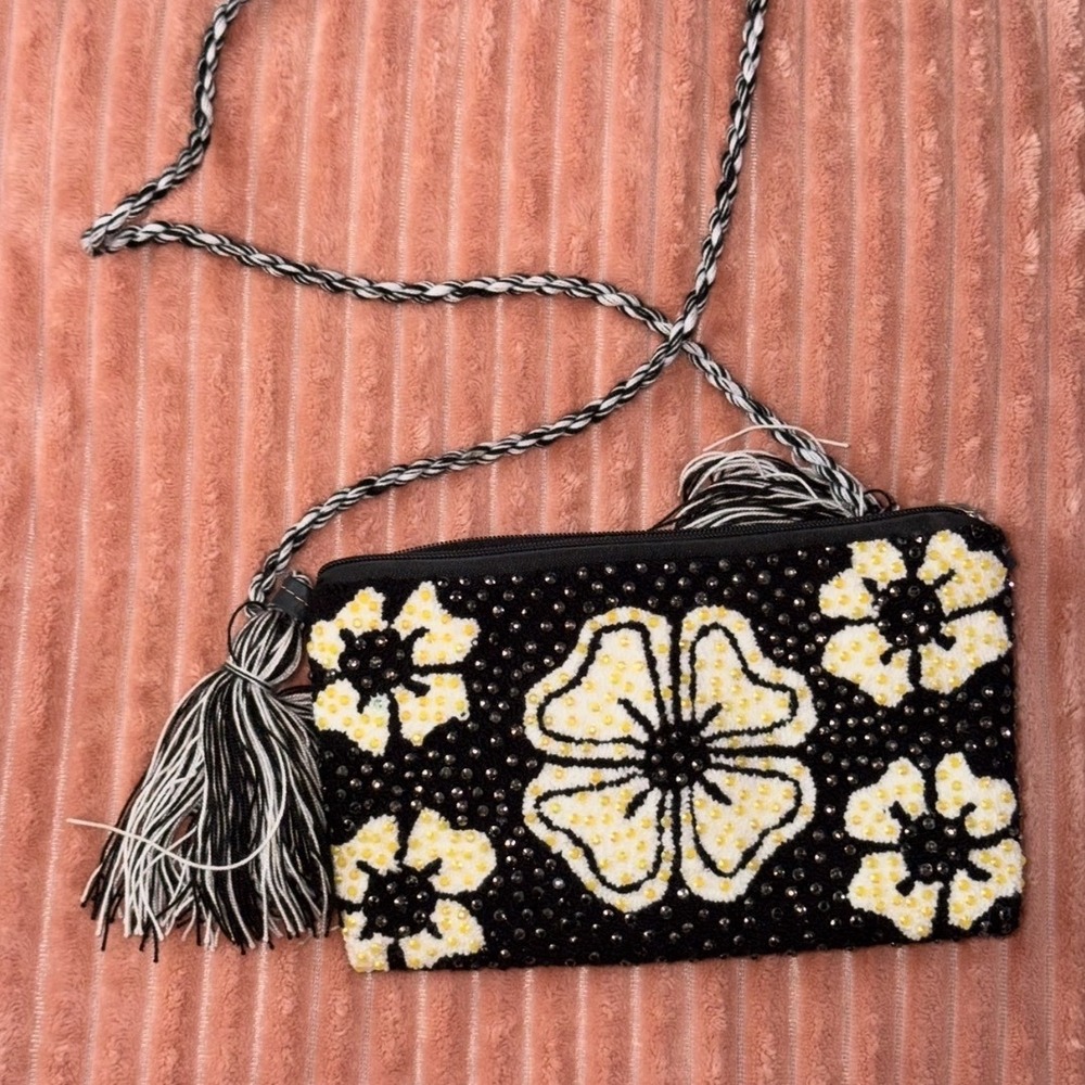 Handmade Colombian Beaded Floral Crossbody Bag Black White Tassel Boho